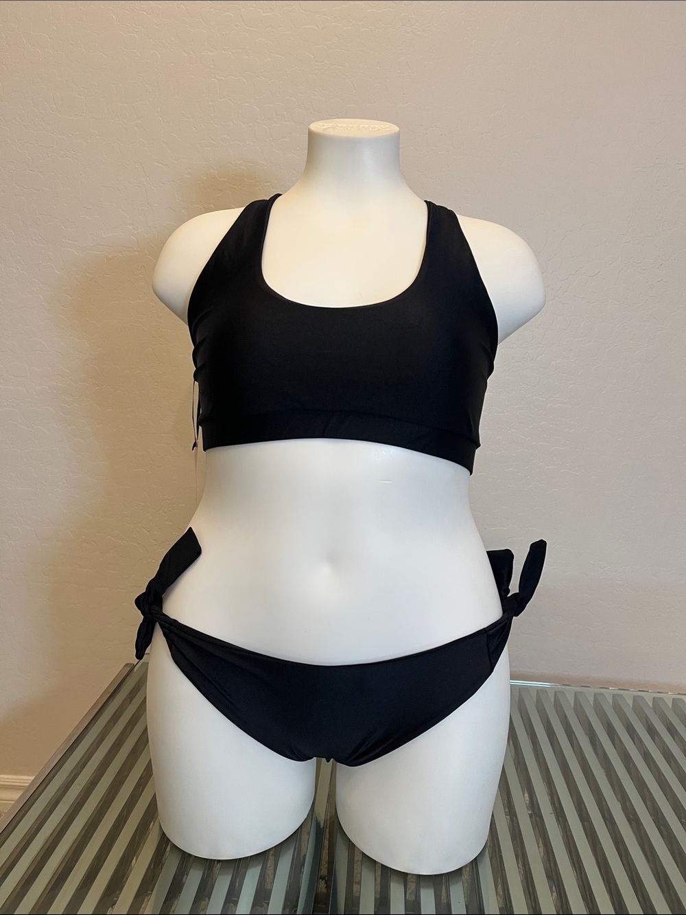 Black Tie-Side Bikini Set - Sleek Scoop Swim Top & Adjustable Bottoms